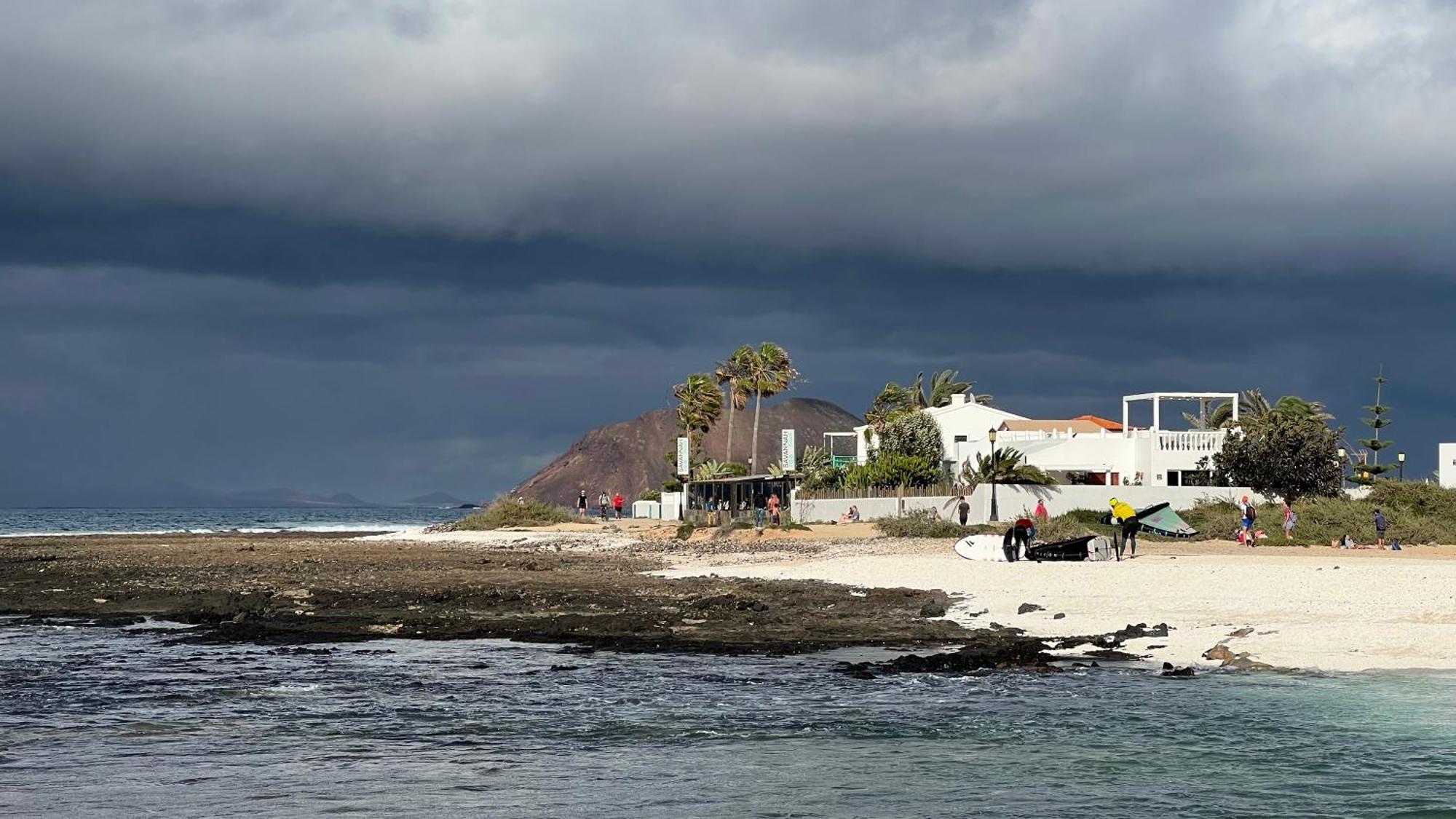 Kauri Nomad Surf & Kite House Hotell Corralejo Eksteriør bilde